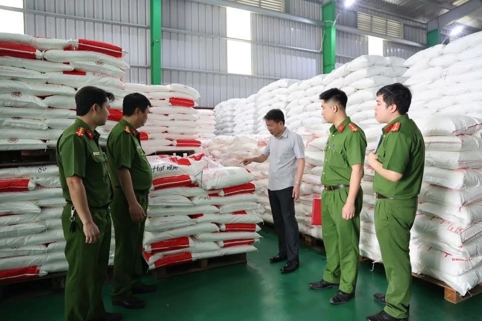 Cách nhận biết các loại mì chính, hạt nêm, dầu ăn giả
